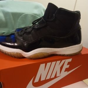 Air Jordan Space Jam 11